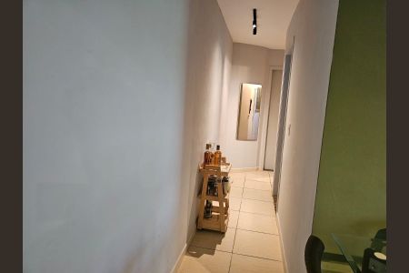 Corredor de apartamento para alugar com 2 quartos, 54m² em Jardim California, Jacareí