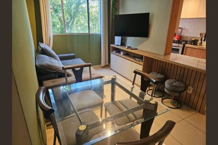 Sala de apartamento para alugar com 2 quartos, 54m² em Jardim California, Jacareí