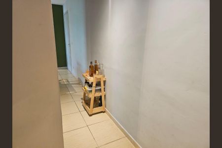 Corredor de apartamento para alugar com 2 quartos, 54m² em Jardim California, Jacareí