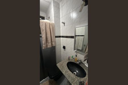 Banheiro de apartamento à venda com 2 quartos, 70m² em Conjunto Califórnia II, Belo Horizonte
