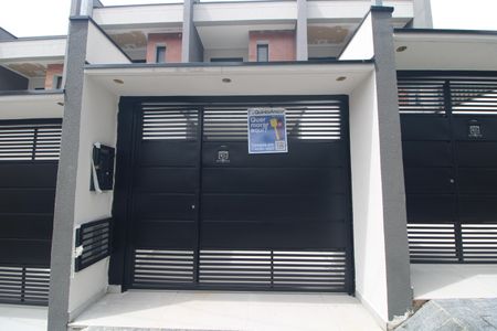 Casa à venda com 110m², 3 quartos e 2 vagasFachada