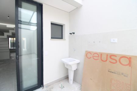 Casa à venda com 110m², 3 quartos e 2 vagasLavanderia