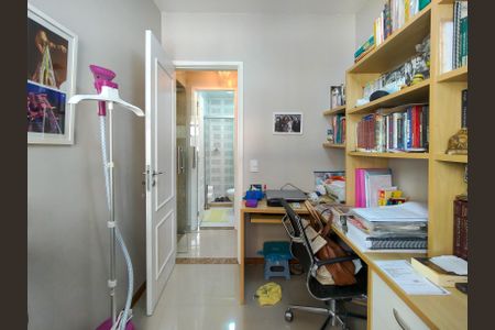 Apartamento à venda com 101m², 3 quartos e 1 vagaQuarto