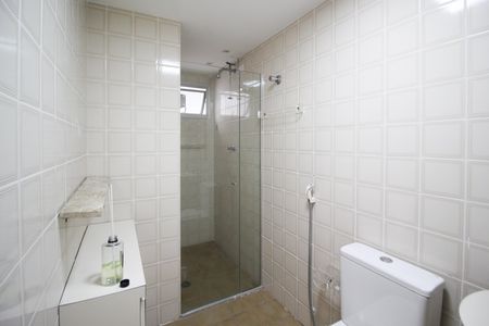 Apartamento à venda com 55m², 2 quartos e 1 vaga Apartamento à venda com 55m², 2 quartos e 1 vagaBanheiro