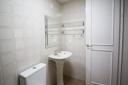 Apartamento à venda com 55m², 2 quartos e 1 vaga Apartamento à venda com 55m², 2 quartos e 1 vagaBanheiro
