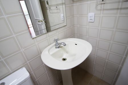Apartamento à venda com 55m², 2 quartos e 1 vaga Apartamento à venda com 55m², 2 quartos e 1 vagaBanheiro