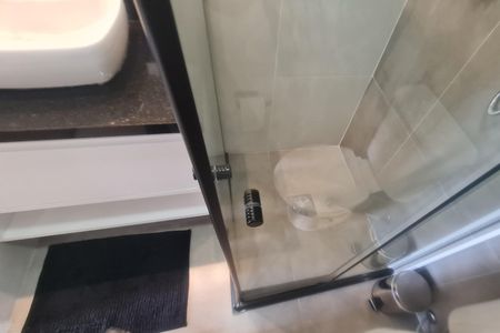 Apartamento para alugar com 71m², 2 quartos e 2 vagasBanheiro social