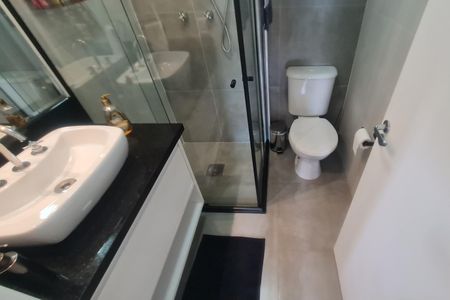 Apartamento para alugar com 71m², 2 quartos e 2 vagasBanheiro social