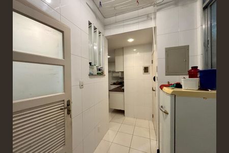 Apartamento à venda com 130m², 3 quartos e 1 vagaÁrea de serviço 