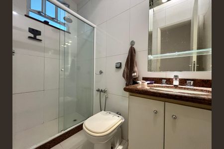 Apartamento à venda com 130m², 3 quartos e 1 vagaSuíte - banheiro