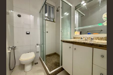 Apartamento à venda com 130m², 3 quartos e 1 vagaSuíte - banheiro