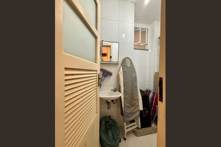 Apartamento à venda com 130m², 3 quartos e 1 vagaÁrea de serviço - suíte - banheiro