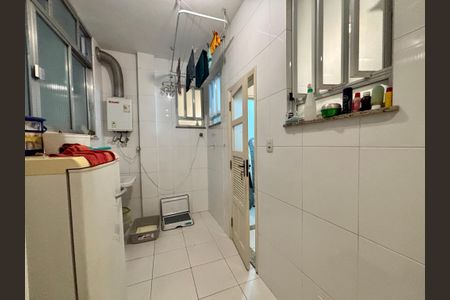 Apartamento à venda com 130m², 3 quartos e 1 vagaÁrea de serviço 