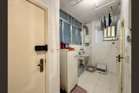 Apartamento à venda com 130m², 3 quartos e 1 vagaÁrea de serviço 