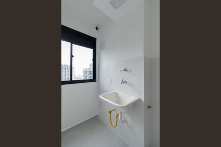 Sala/Cozinha/Área de Serviço  de apartamento para alugar com 2 quartos, 38m² em Vila Campanela, São Paulo