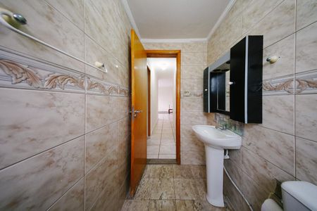 Banheiro social de apartamento para alugar com 2 quartos, 78m² em Cangaiba, São Paulo