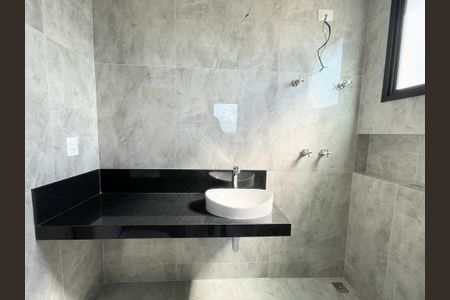 Apartamento à venda com 144m², 4 quartos e 2 vagasBanheiro suíte 01