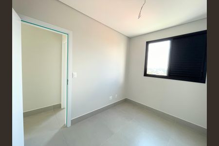 Apartamento à venda com 144m², 4 quartos e 2 vagasQuarto 2