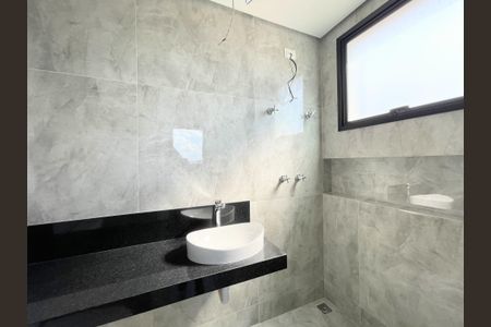 Apartamento à venda com 144m², 4 quartos e 2 vagasBanheiro suíte 01