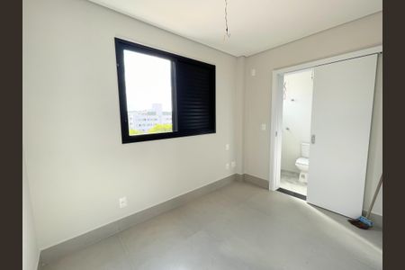 Apartamento à venda com 144m², 4 quartos e 2 vagasQuarto 4 Suíte mezanino