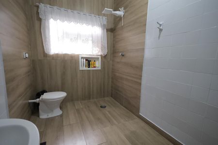 Casa para alugar com 137m², 3 quartos e 2 vagas Casa para alugar com 137m², 3 quartos e 2 vagasBanheiro