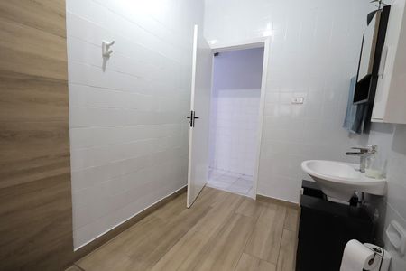 Casa para alugar com 137m², 3 quartos e 2 vagas Casa para alugar com 137m², 3 quartos e 2 vagasBanheiro