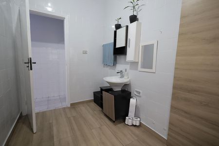 Casa para alugar com 137m², 3 quartos e 2 vagas Casa para alugar com 137m², 3 quartos e 2 vagasBanheiro