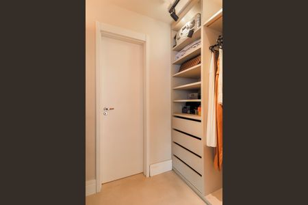Apartamento à venda com 103m², 2 quartos e 2 vagasCloset da Suíte 1