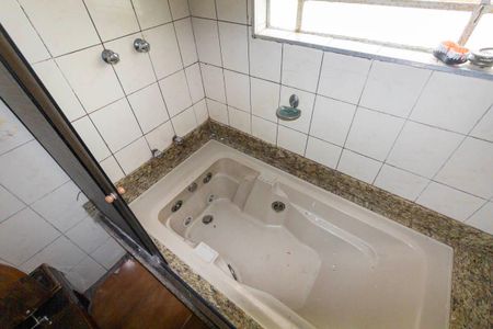 Casa à venda com 289m², 3 quartos e 2 vagasBanheiro social
