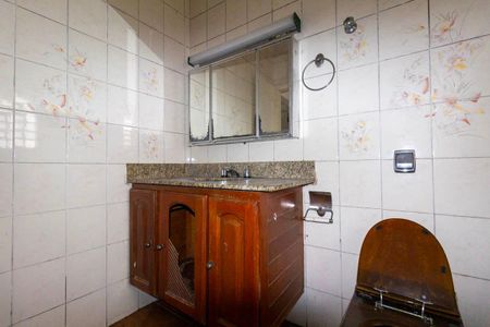 Casa à venda com 289m², 3 quartos e 2 vagasBanheiro social