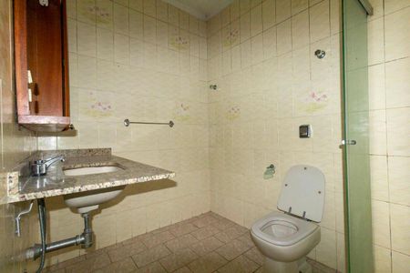 Casa à venda com 289m², 3 quartos e 2 vagasBanheiro social 2