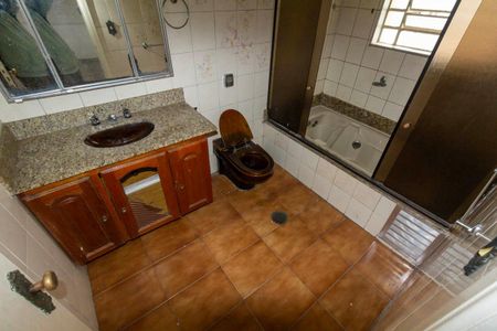 Casa à venda com 289m², 3 quartos e 2 vagasBanheiro social