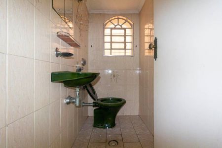 Casa à venda com 289m², 3 quartos e 2 vagasLavabo