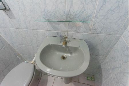 Casa à venda com 150m², 4 quartos e 2 vagasBanheiro 1