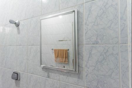 Casa à venda com 150m², 4 quartos e 2 vagasBanheiro 1