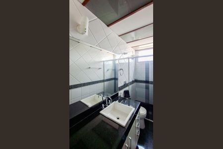 Apartamento à venda com 193m², 4 quartos e 2 vagasBanheiro Social