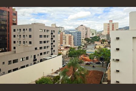 Apartamento à venda com 193m², 4 quartos e 2 vagasDetalhe Sala