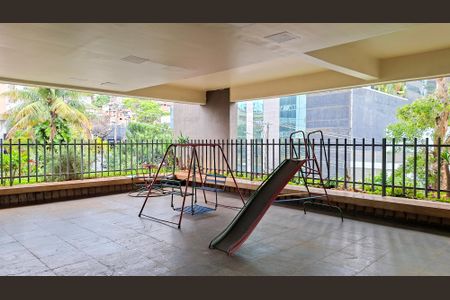 Apartamento à venda com 193m², 4 quartos e 2 vagasÁrea comum - Playground