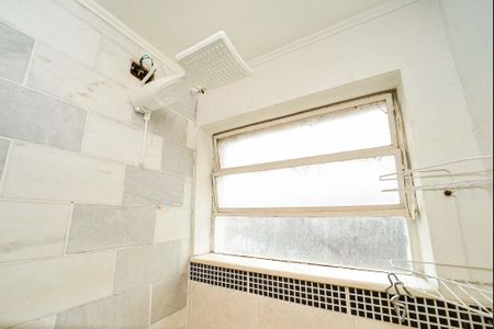 Banheiro de apartamento para alugar com 1 quarto, 55m² em Higienópolis, Porto Alegre