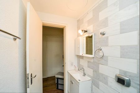 Banheiro de apartamento para alugar com 1 quarto, 55m² em Higienópolis, Porto Alegre