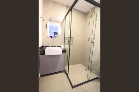 Banheiro de kitnet/studio para alugar com 1 quarto, 24m² em Cidade Monções, São Paulo