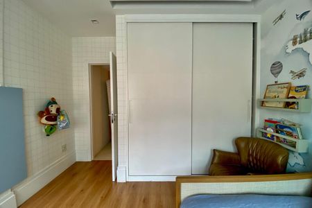 Apartamento para alugar com 267m², 5 quartos e 2 vagas Apartamento para alugar com 267m², 5 quartos e 2 vagasQUARTO 4