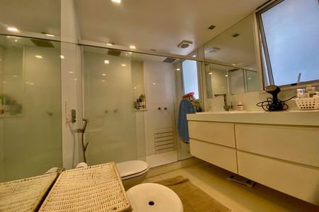 Apartamento para alugar com 267m², 5 quartos e 2 vagas Apartamento para alugar com 267m², 5 quartos e 2 vagasSUITE