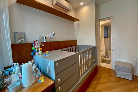 Apartamento para alugar com 267m², 5 quartos e 2 vagas Apartamento para alugar com 267m², 5 quartos e 2 vagasQUARTO 4