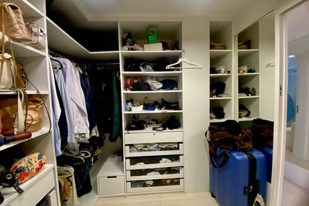 Apartamento para alugar com 267m², 5 quartos e 2 vagas Apartamento para alugar com 267m², 5 quartos e 2 vagasSUITE