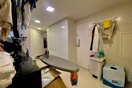 Apartamento para alugar com 267m², 5 quartos e 2 vagas Apartamento para alugar com 267m², 5 quartos e 2 vagasÁrea de Serviço