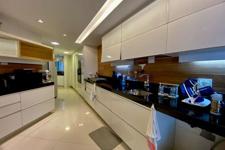 Apartamento para alugar com 267m², 5 quartos e 2 vagas Apartamento para alugar com 267m², 5 quartos e 2 vagasCOZINHA