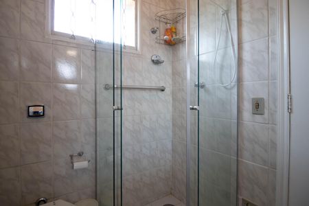 Casa à venda com 800m², 10 quartos e 4 vagasBanheiro suítes 1 e 2