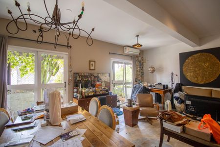 Casa à venda com 800m², 10 quartos e 4 vagasSala 2