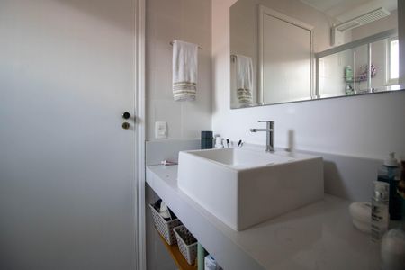 Casa à venda com 800m², 10 quartos e 4 vagasBanheiro Semi - suíte 3 e 4